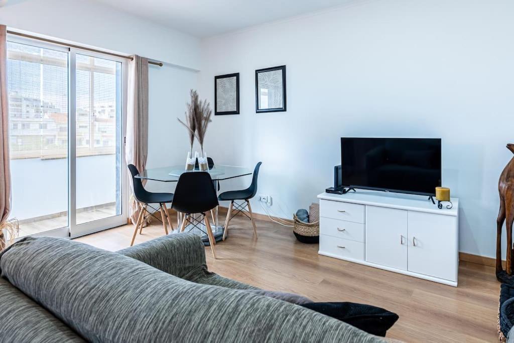 Faro Center With Ac & Wifi Apartment Екстериор снимка